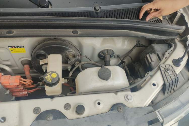 Used Wuling Hongguang MINIEV 2022 Macaron Premium Model – Lithium Iron Phosphate Engine Bay Left