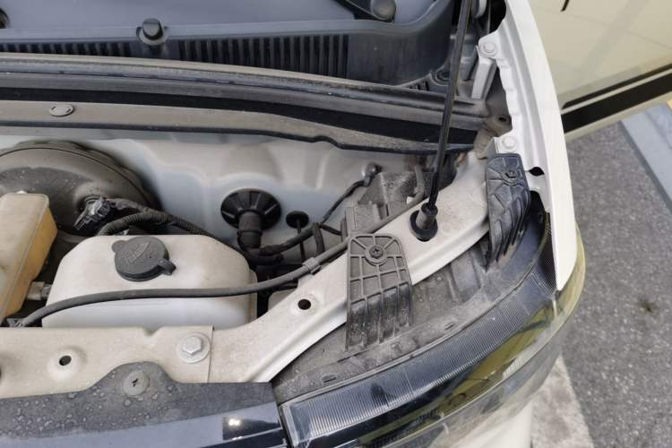 Used Wuling Hongguang MINIEV 2022 Macaron Premium Model – Lithium Iron Phosphate Engine Bay Left