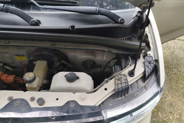 Used Wuling Hongguang MINIEV 2022 Macaron Premium Model – Lithium Iron Phosphate Engine Bay Left