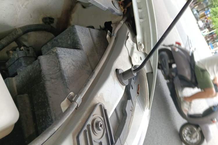 Used Wuling Hongguang MINIEV 2022 GAMEBOY 300km Enthusiast Model with Lithium Iron Phosphate Engine Bay Left