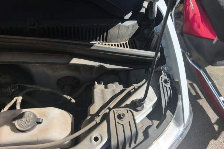 Used Wuling Hongguang MINIEV 2022 Zizai Version Lithium Iron Phosphate Engine Bay Left