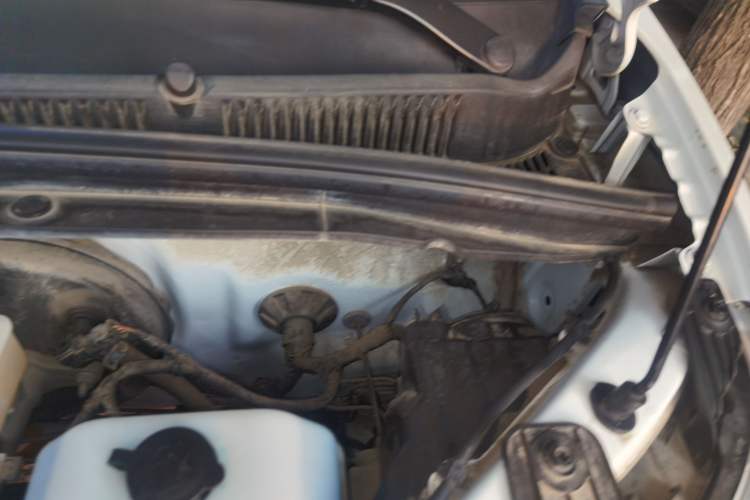 Used Wuling Hongguang MINIEV 2022 Zizai Version Lithium Iron Phosphate Engine Bay Left