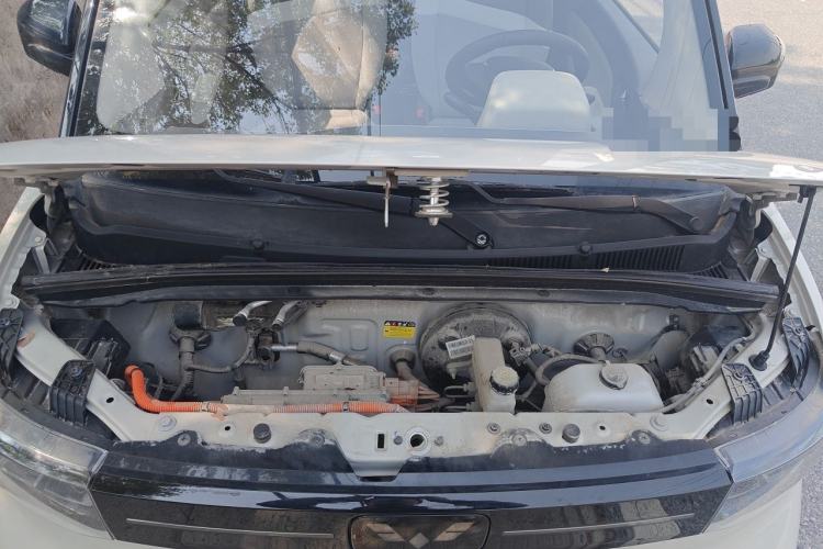 Used Wuling Hongguang MINIEV 2022 Macaron Fashion Model Lithium Iron Phosphate Engine Bay