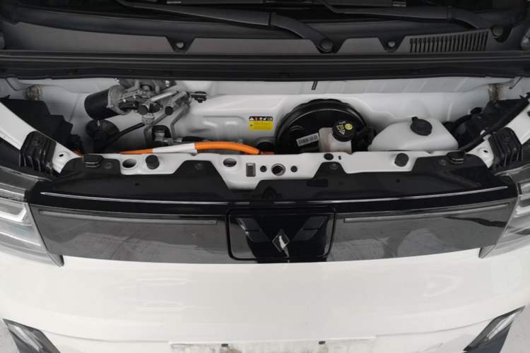 Used Wuling Hongguang MINIEV 2022 GAMEBOY 300km Enthusiast Model with Lithium Iron Phosphate Engine Bay