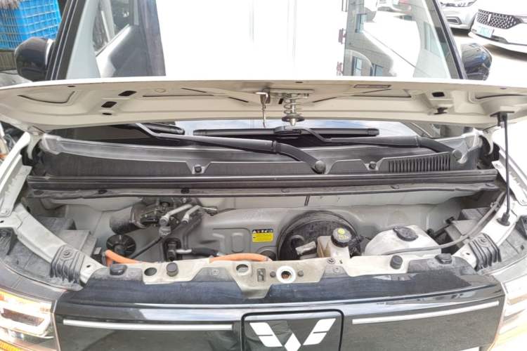 Used Wuling Hongguang MINIEV 2022 GAMEBOY 200km Gaming Edition with Lithium Iron Phosphate Engine Bay