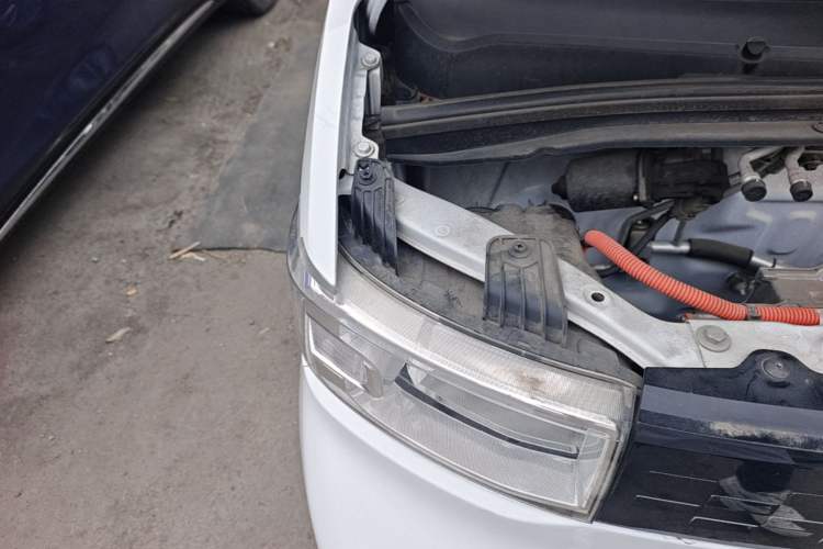 Used Wuling Hongguang MINIEV 2022 Zizai Version Lithium Iron Phosphate Engine Bay Right