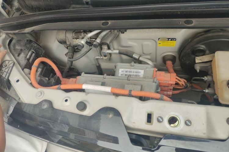 Used Wuling Hongguang MINIEV 2022 Macaron Premium Model – Lithium Iron Phosphate Engine Bay Right
