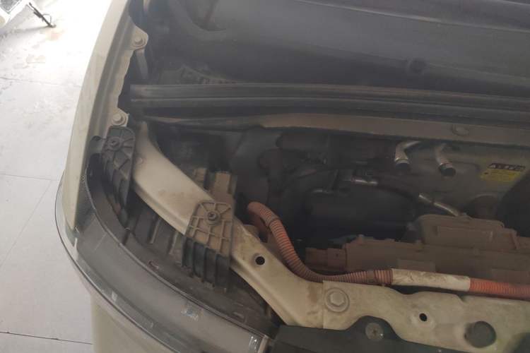Used Wuling Hongguang MINIEV 2022 Macaron Premium Model – Lithium Iron Phosphate Engine Bay Right