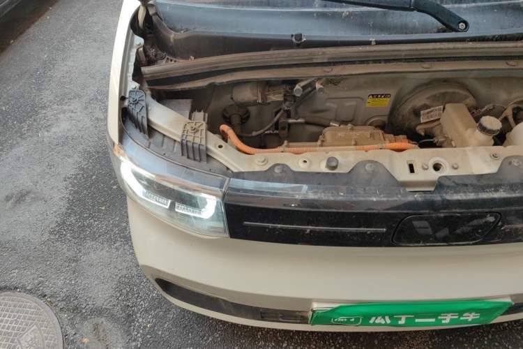 Used Wuling Hongguang MINIEV 2022 Macaron Premium Model – Lithium Iron Phosphate Engine Bay Right