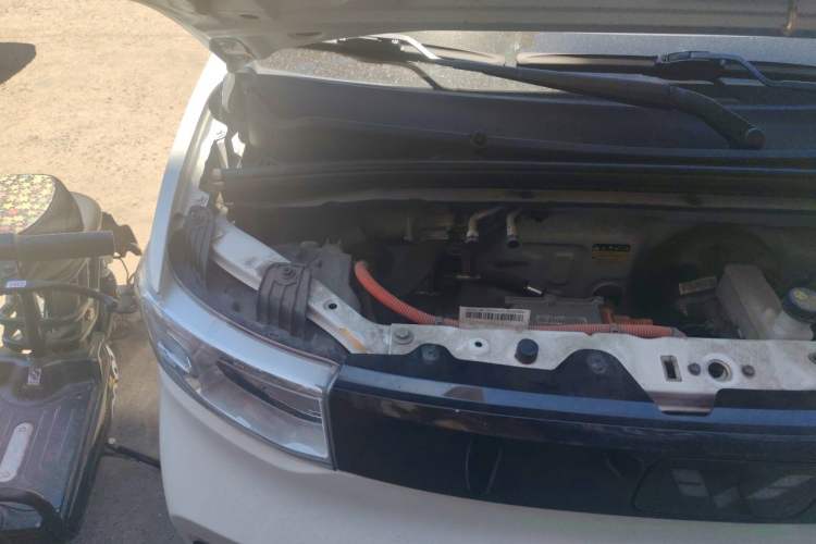 Used Wuling Hongguang MINIEV 2022 Macaron Fashion Model Lithium Iron Phosphate Engine Bay Right