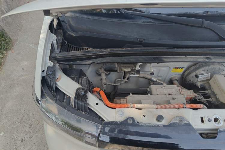 Used Wuling Hongguang MINIEV 2022 Macaron Fashion Model Lithium Iron Phosphate Engine Bay Right
