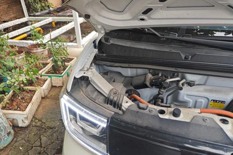 Used Wuling Hongguang MINIEV 2022 GAMEBOY 200km Gaming Edition with Lithium Iron Phosphate Engine Bay Right