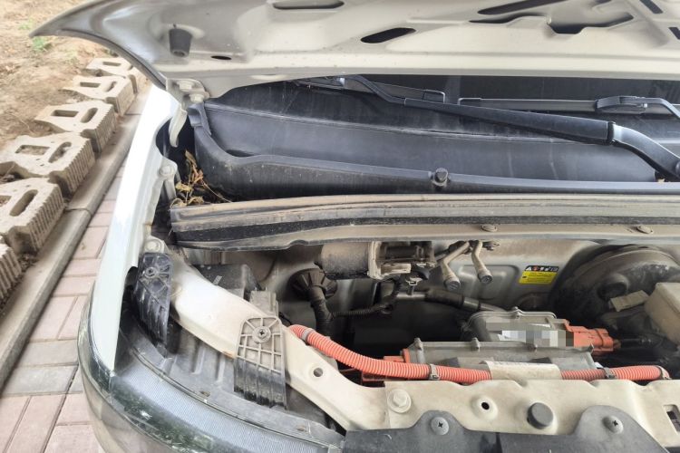 Used Wuling Hongguang MINIEV 2022 Macaron Premium Model – Lithium Iron Phosphate Engine Bay Right