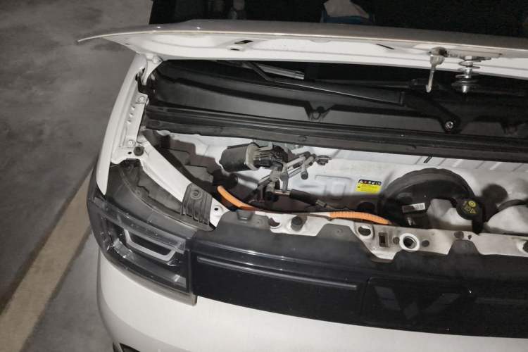 Used Wuling Hongguang MINIEV 2022 GAMEBOY 300km Enthusiast Model with Lithium Iron Phosphate Engine Bay Right