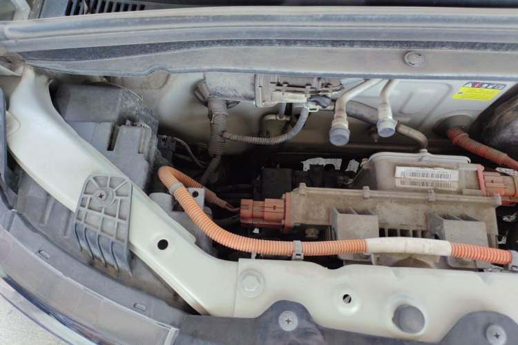 Used Wuling Hongguang MINIEV 2022 Macaron Premium Model – Lithium Iron Phosphate Engine Bay Right