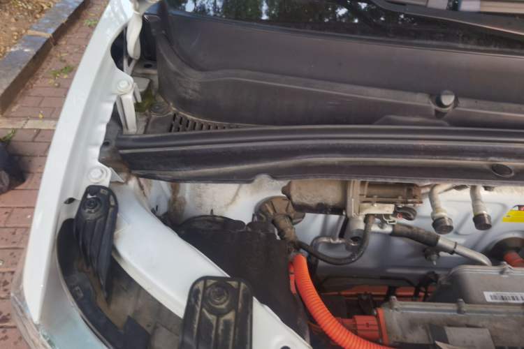 Used Wuling Hongguang MINIEV 2022 Zizai Version Lithium Iron Phosphate Engine Bay Right