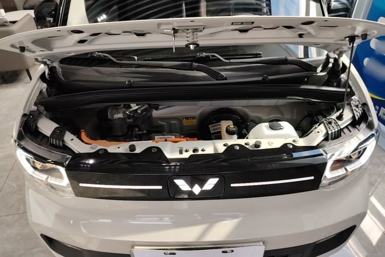 Used Wuling Hongguang MINIEV 2022 Macaron Fashion Edition Lithium-Nickel-Cobalt-Alpha-oxide Engine Bay