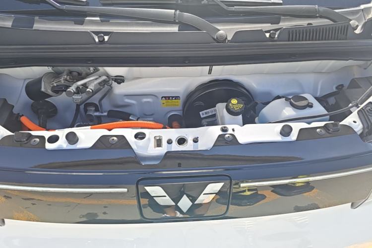 Used Wuling Hongguang MINIEV 2022 GAMEBOY 300km Enthusiast Model with Lithium Iron Phosphate Engine Bay