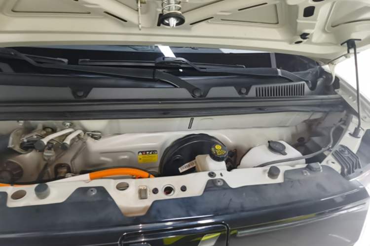 Used Wuling Hongguang MINIEV 2022 GAMEBOY 200km Gaming Edition with Lithium Iron Phosphate Engine Bay