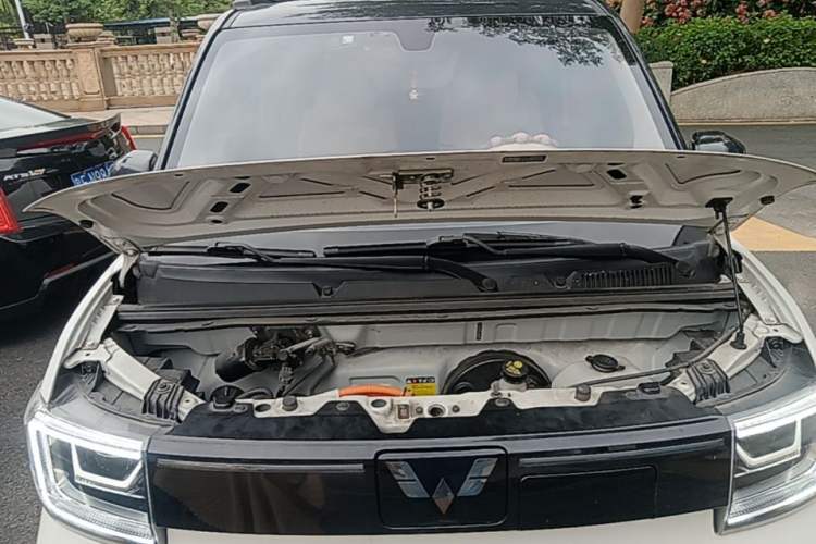 Used Wuling Hongguang MINIEV 2022 GAMEBOY 300km Enthusiast Model with Lithium Iron Phosphate Engine Bay