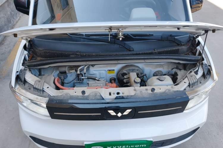 Used Wuling Hongguang MINIEV 2022 Macaron Fashion Model Lithium Iron Phosphate Engine Bay