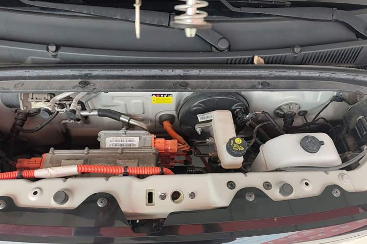 Used Wuling Hongguang MINIEV 2022 Macaron Premium Model – Lithium Iron Phosphate Engine Bay