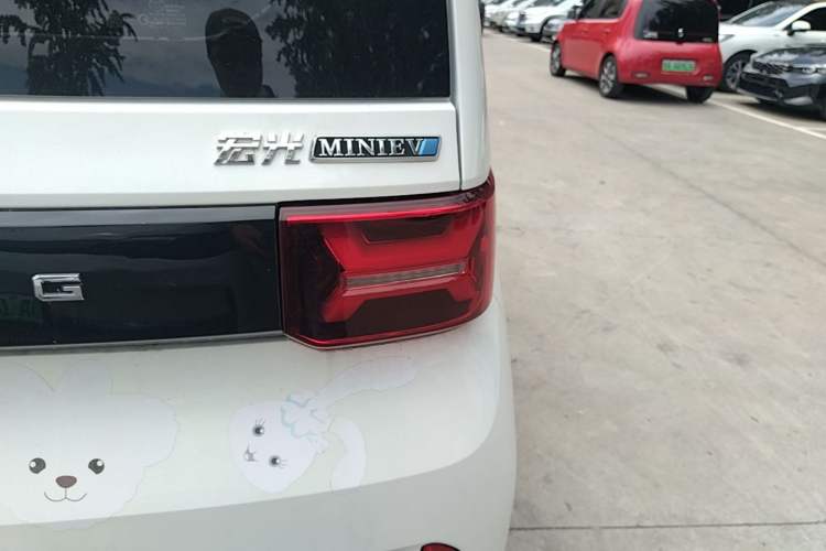 Used Wuling Hongguang MINIEV 2022 GAMEBOY 200km Gaming Edition with Lithium Iron Phosphate Exterior 1