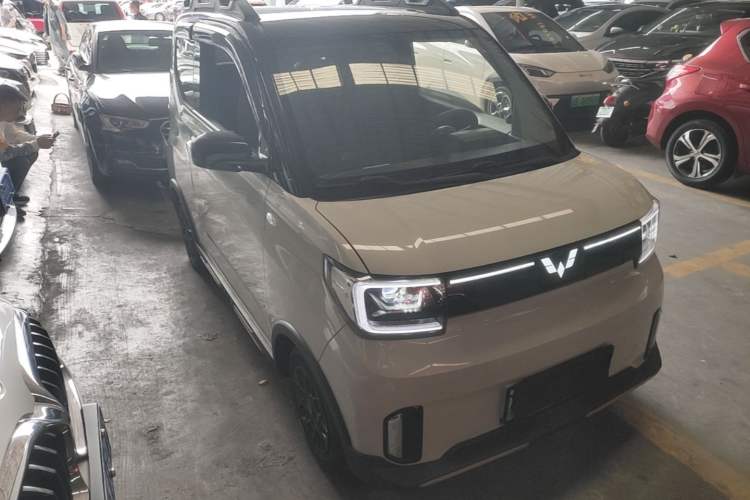 Used Wuling Hongguang MINIEV 2022 GAMEBOY 300km Enthusiast Model with Lithium Iron Phosphate Exterior 1