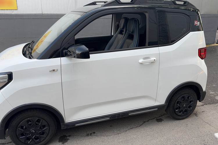 Used Wuling Hongguang MINIEV 2022 GAMEBOY 300km Enthusiast Model with Lithium Iron Phosphate Exterior 2