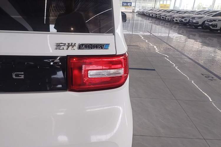 Used Wuling Hongguang MINIEV 2022 Easy Version Lithium Iron Phosphate Exterior 3