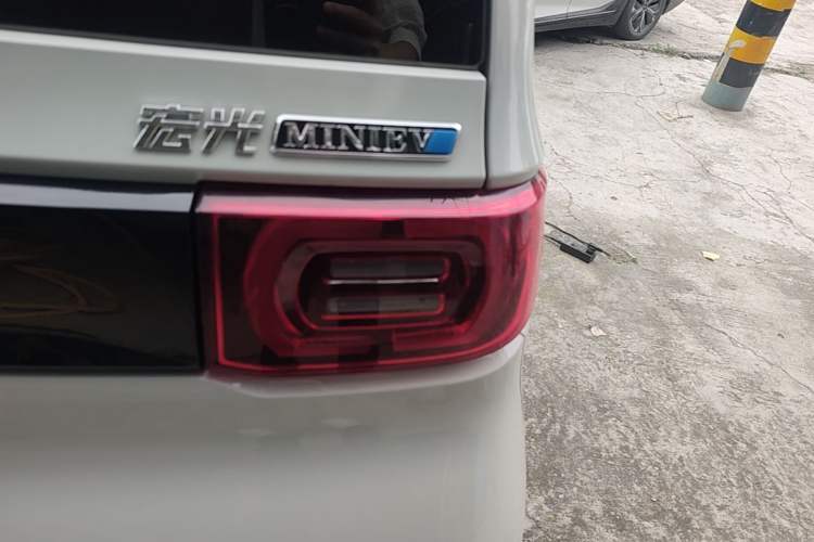 Used Wuling Hongguang MINIEV 2022 Macaron Fashion Model Lithium Iron Phosphate Exterior 3