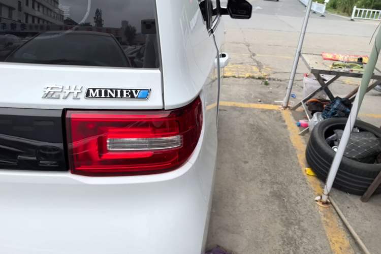 Used Wuling Hongguang MINIEV 2022 Zizai Version Lithium Iron Phosphate Exterior 3