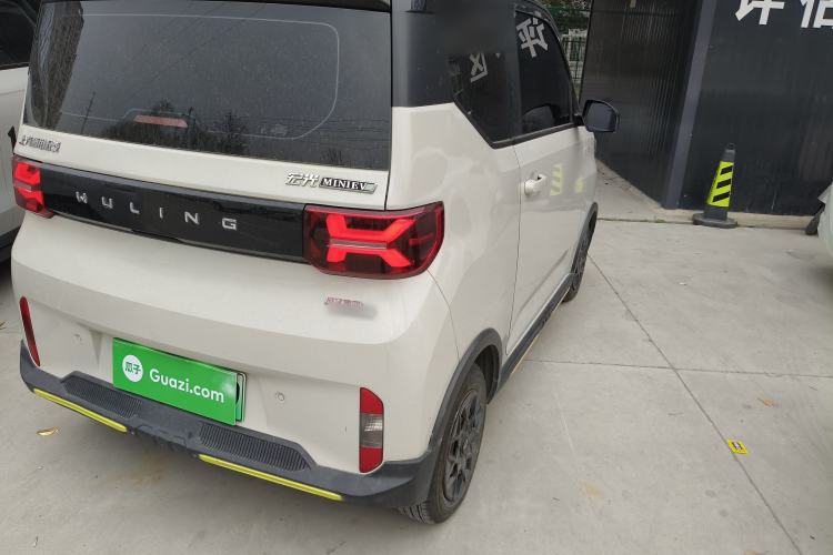 Used Wuling Hongguang MINIEV 2022 GAMEBOY 300km Enthusiast Model with Lithium Iron Phosphate Exterior 3