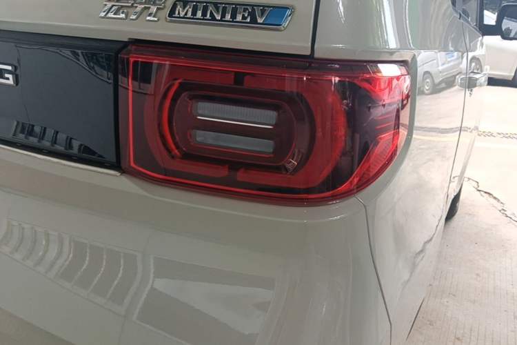 Used Wuling Hongguang MINIEV 2022 Macaron Premium Model – Lithium Iron Phosphate Exterior 3