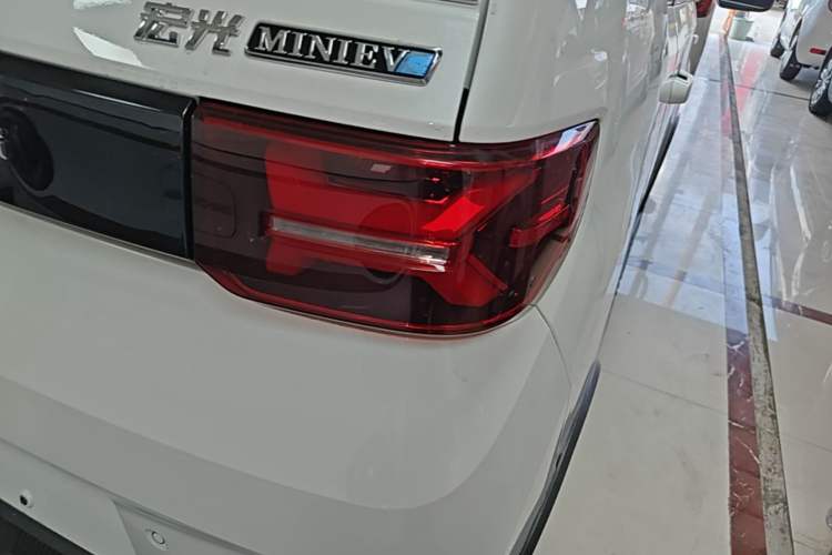 Used Wuling Hongguang MINIEV 2022 GAMEBOY 300km Enthusiast Model with Lithium Iron Phosphate Exterior 3