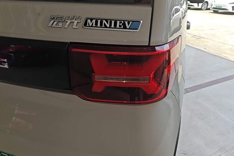 Used Wuling Hongguang MINIEV 2022 GAMEBOY 200km Gaming Edition with Lithium Iron Phosphate Exterior 3