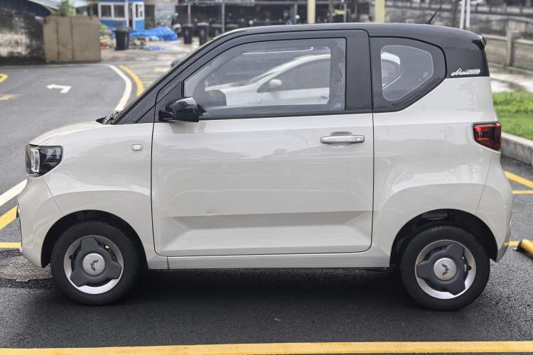 Used Wuling Hongguang MINIEV 2022 Macaron Premium Model – Lithium Iron Phosphate Exterior 3