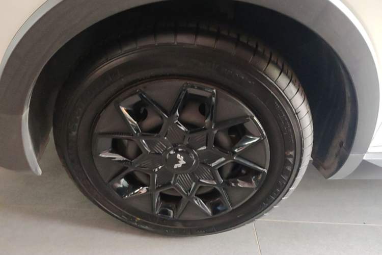 Used Wuling Hongguang MINIEV 2022 GAMEBOY 300km Enthusiast Model with Lithium Iron Phosphate Exterior 4
