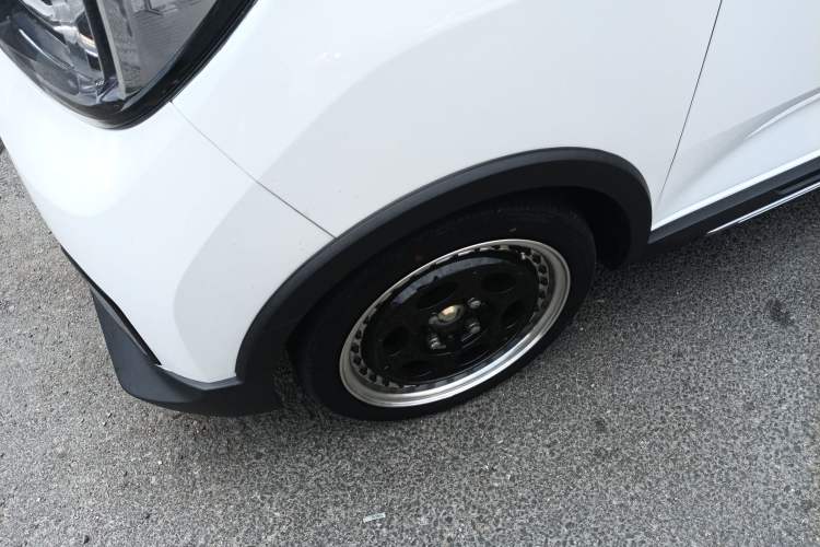 Used Wuling Hongguang MINIEV 2022 GAMEBOY 300km Enthusiast Model with Lithium Iron Phosphate Exterior 4