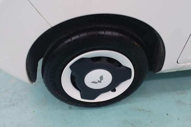 Used Wuling Hongguang MINIEV 2022 Easy Version Lithium Iron Phosphate Exterior 4