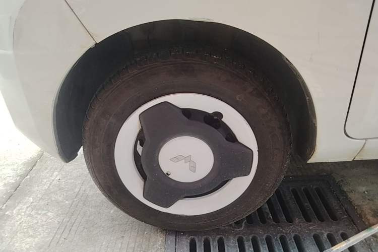 Used Wuling Hongguang MINIEV 2022 Zizai Version Lithium Iron Phosphate Exterior 4