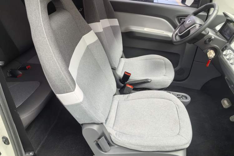 Used Wuling Hongguang MINIEV 2022 Macaron Fashion Model Lithium Iron Phosphate Exterior 4