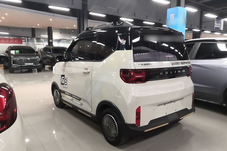 Used Wuling Hongguang MINIEV 2022 GAMEBOY 300km Enthusiast Model with Lithium Iron Phosphate Exterior 5