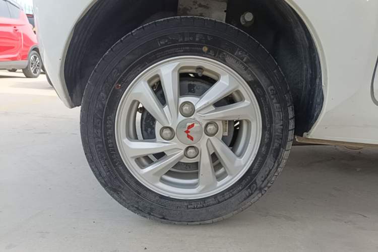 Used Wuling Hongguang MINIEV 2022 Zizai Version Lithium Iron Phosphate Exterior 5