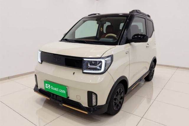 Ojetý Wuling Hongguang MINIEV 2022 GAMEBOY 300km Enthusiast Model with Lithium Iron Phosphate
