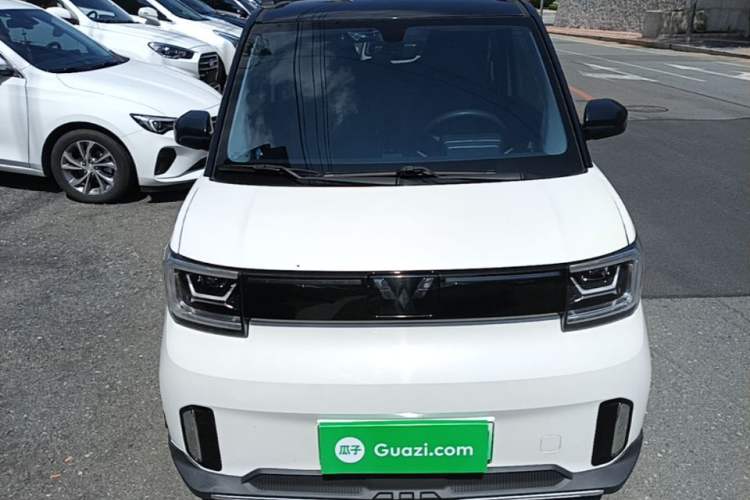 Used Wuling Hongguang MINIEV 2022 GAMEBOY 300km Enthusiast Model with Lithium Iron Phosphate Front