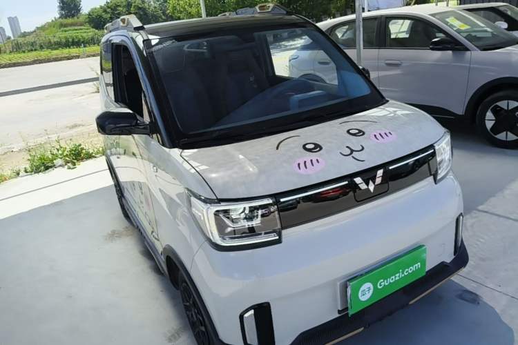 Used Wuling Hongguang MINIEV 2022 GAMEBOY 200km Gaming Edition with Lithium Iron Phosphate Front Right 45 Deg