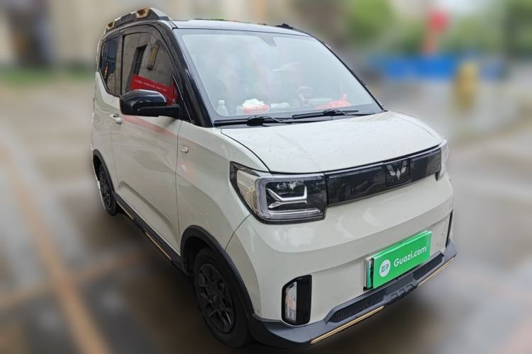 Used Wuling Hongguang MINIEV 2022 GAMEBOY 200km Gaming Edition with Lithium Iron Phosphate Front Right 45 Deg