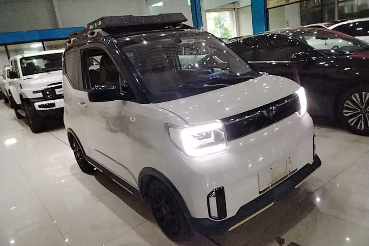 Used Wuling Hongguang MINIEV 2022 GAMEBOY 200km Gaming Edition with Lithium Iron Phosphate Front Right 45 Deg