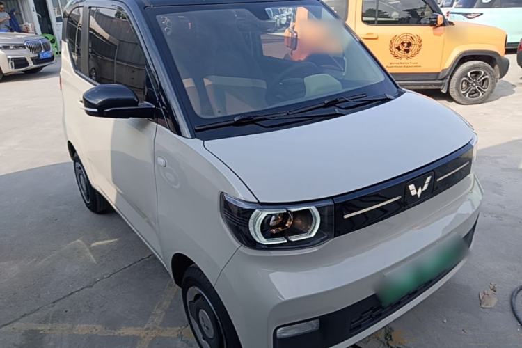 Used Wuling Hongguang MINIEV 2022 Macaron Fashion Model Lithium Iron Phosphate Front Right 45 Deg